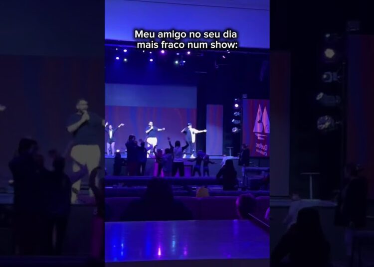 Meu amigo no seu dia mais fraco num show: #shorts #humor #pingo