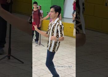 Un show y espectáculo de baile con Jairo la Loba #viralvideo #viral #shorts #shortvideo #baile