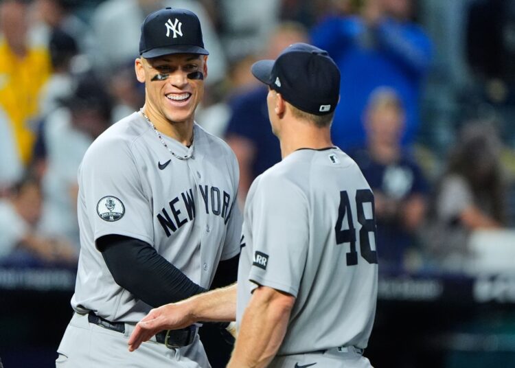 Los Yankees obtienen 2 hits de cada abridor por primera vez en la historia de la franquicia en la goleada de 15-1 a los Reales.
