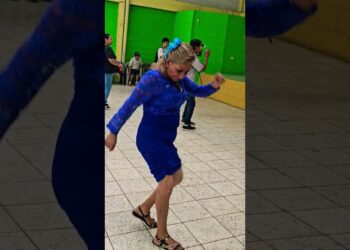 vean esta bailarina se activo bailando con sabor a níspero🎵 🎶👏#shorts #baile #music #show #viral