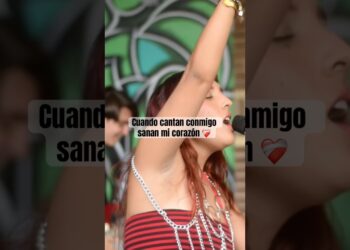 Cuando cantan conmigo es god ❤️‍🩹 #cantante #musicaenvivo #show #performance #canto #artista #vzla