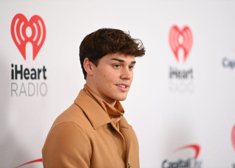Noah Beck asiste a iHeartRadio Z100 Jingle Ball 2021 el 10 de diciembre de 2021 en la ciudad de Nueva York.