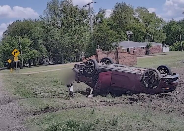 3-year-old walks away from rollover crash during AR trooper pursuit