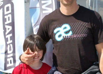 63 Wild Photos Of Celebrity Encounters That Went Way Beyond ‘They Were Nice’