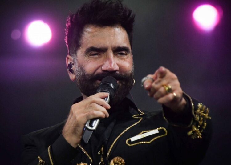 Alejandro Fernández desata dudas por su salud en concierto actual
