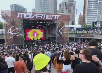 Amantes de la música asisten al último día del Movement Festival en Detroit