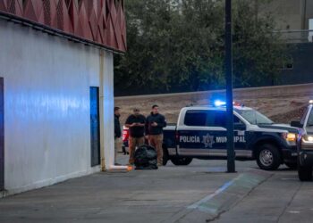 Amenazan a cantantes de narcocorridos con restos humanos en Tijuana