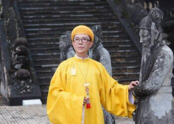 Trước khi bị bắt vì liên quan đến ma túy, Long Nhật từng 'cãi lời' cha để theo đuổi giấc mơ ca hát - Ảnh 2.