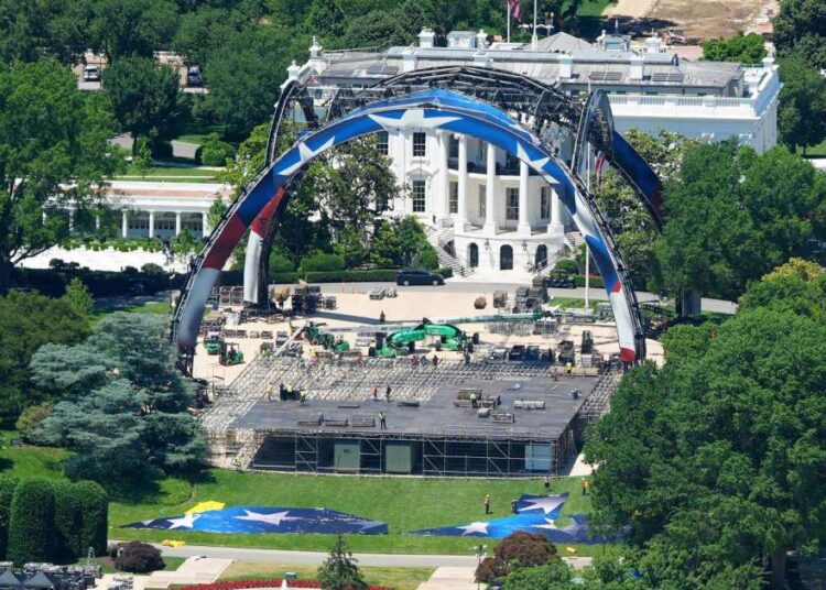 Artistas plantan a Trump en el concierto del 250º aniversario de EE.UU.: "Es igual, yo soy la atracción número uno del mundo"