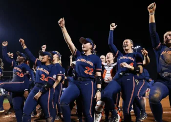 Auburn Softball Utility Player Enters Transfer Portal