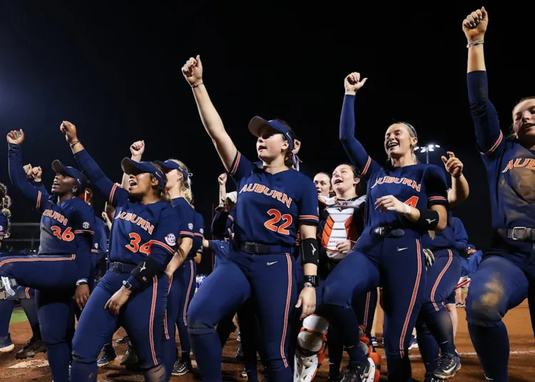 Auburn Softball Utility Player Enters Transfer Portal