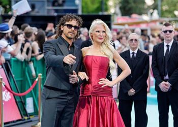 Pete Parkkonen y Linda Lampenius.
