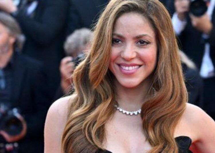 De Shakira a los 'youtubers': así averigua Hacienda si viven y deben tributar en España