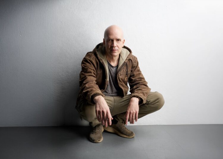 Devin Townsend lanza nuevo vídeo musical para 'Prepare For War / The Big Snit'