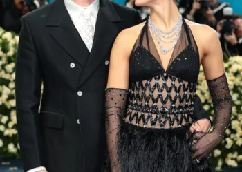 Dua Lipa y su novio Callum Turner