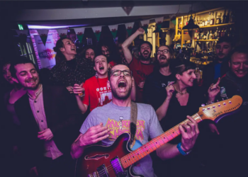 EN DULCE ARMONÍA: LA ESCENA MÚSICA DE WREXHAM SE UNE PARA RESPALDAR LA OFERTA DE CIUDAD DE LA CULTURA DEL REINO UNIDO 2029