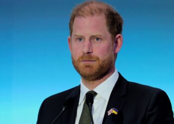 ENCUESTA: ¿Es el Príncipe Harry el culpable de convertirse en un 'forastero' de la Familia Real? | Real | Noticias