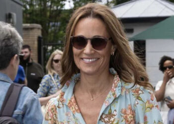 Pippa Middleton bloqueó un sendero tradicional en su propiedad de 20 millones de dólares.Mega