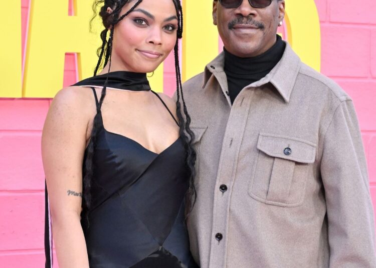 Eddie Murphy contra sus hijos que actúan antes de los 18 años