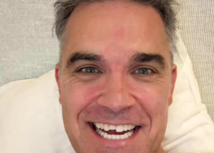 El cantante Robbie Williams termina con los dientes partidos tras un sufrir un aparatoso accidente en Miami