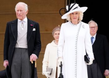 El dulce momento en que la reina Camilla rindió homenaje a la fallecida reina | Real | Noticias