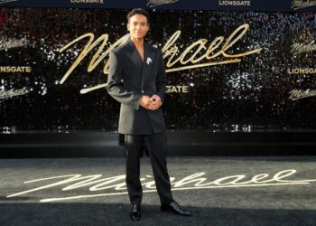 El éxito del biopic "Michael" da una idea a Paramount y Warner Bros. Music en su fusión