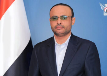 El presidente Al-Mashat expresa sus condolencias por el fallecimiento del renombrado cantante, escritor y poeta Qasim Zubaydah