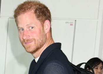 El príncipe Harry fotografiado en un elegante restaurante días después del desaire del rey Carlos | Real | Noticias