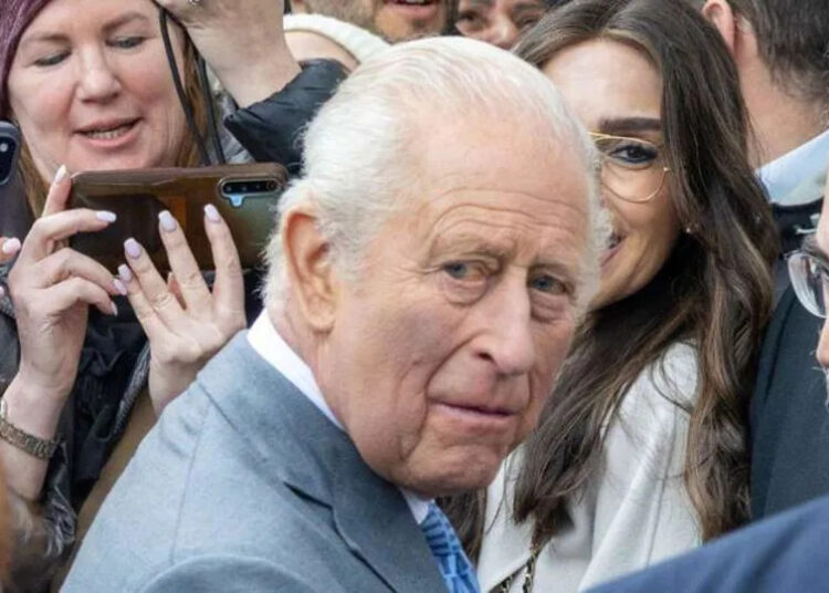 A pesar de decir que estaba cerca de la nueva residencia de Andrew, Charles optó por no visitarlo.MEGA
