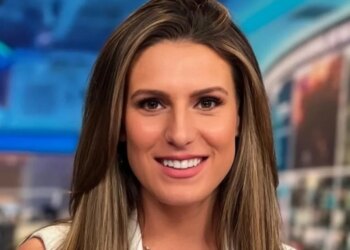 ICE Protester Calls Fox News Reporter A 'Nazi Bitch' — And It's Live