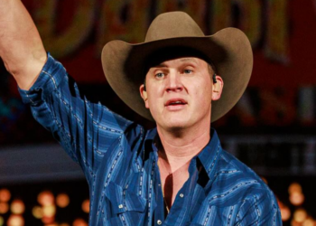 Jon Pardi dice que la música country es "el nuevo rock n' roll" - "¿Dónde más brillan ya los solos de guitarra?"