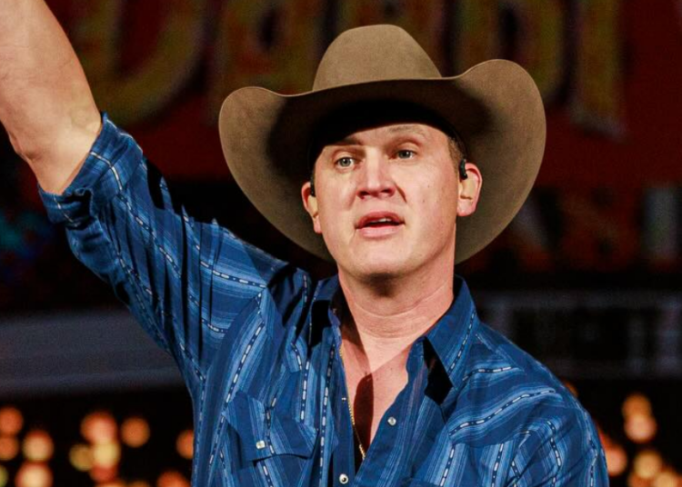 Jon Pardi dice que la música country es "el nuevo rock n' roll" - "¿Dónde más brillan ya los solos de guitarra?"