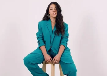 Juliana canta en Metro de Bogotá: la comparan con cantantes de TransMilenio