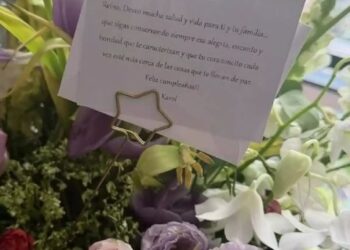 Karol G sorprende a Anahí con LUJOSO regalo y conmovedor mensaje de cumpleaños | FOTO