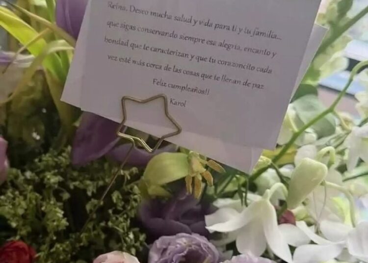 Karol G sorprende a Anahí con LUJOSO regalo y conmovedor mensaje de cumpleaños | FOTO