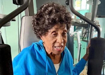 La estrella de 'Jeffersons' Marla Gibbs llega al gimnasio a los 94 años después de una crisis de salud casi fatal: 'Nunca es demasiado tarde'