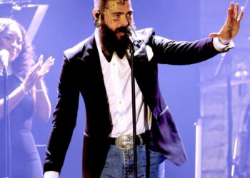 La 'fiebre del punto azul' afecta a los músicos mientras una lista creciente de artistas cancelan giras debido a la baja venta de entradas