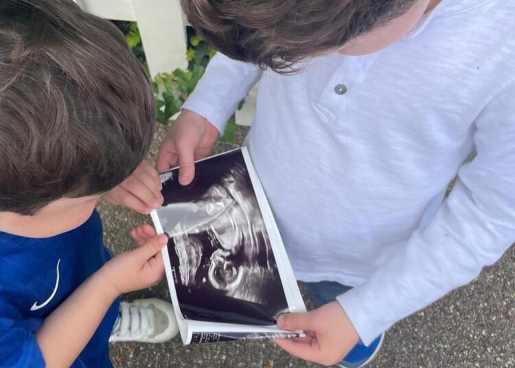 La hija de Andrew Mountbatten-Windsor, la princesa Eugenia, anuncia que está esperando su tercer hijo