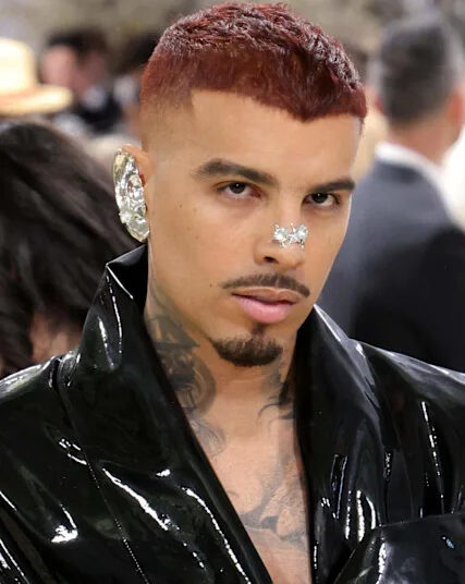 Rauw Alejandro asiste a la Met Gala 2026, que celebra “El arte del vestuario”, en el Museo Metropolitano de Arte el 4 de mayo de 2026 en la ciudad de Nueva York.