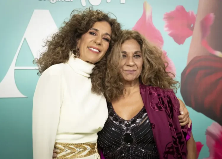 Rosario y Lolita Flores
