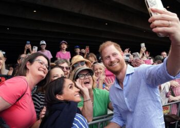 Los conocedores de la realeza califican de "escandalosa" la gira de Harry y Meghan por Australia | Real | Noticias