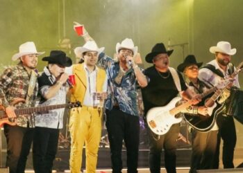 grupo firme muerte luto papá cantante