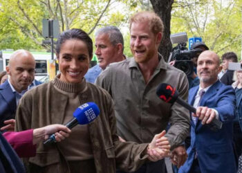 Meghan Markle y el príncipe Harry llegan al Museo Nacional de Artes de Veteranos de Australia en 2026. Por: MEGA