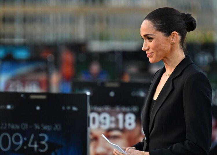 Meghan Markle humillada mientras las fotos muestran que casi nadie vio el discurso | Real | Noticias