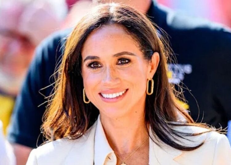 Meghan Markle quiere 'todo glamour' mientras se obsesiona con sus títulos reales
