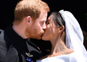 Meghan rompe las reglas reales con fotos de boda 'sin precedentes' | Real | Noticias