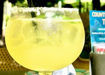 Música en vivo y margaritas de 5 centavos en los eventos del Cinco de Mayo en Alejandría