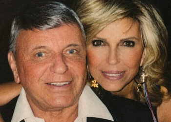 Nancy Sinatra no cree que 'alguna vez superará por completo' la pérdida de su padre Frank 28 años después de su muerte