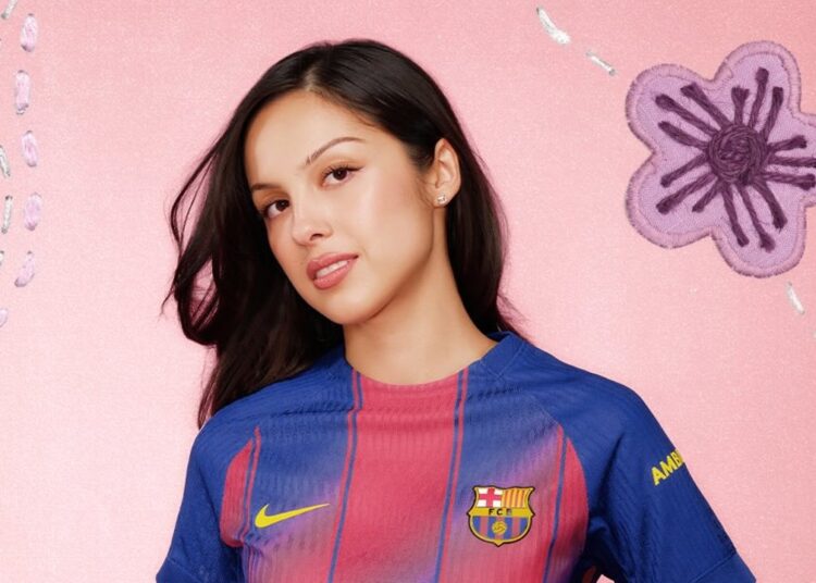 No solo Olivia Rodrigo: todos los cantantes con la camiseta del FC Barcelona