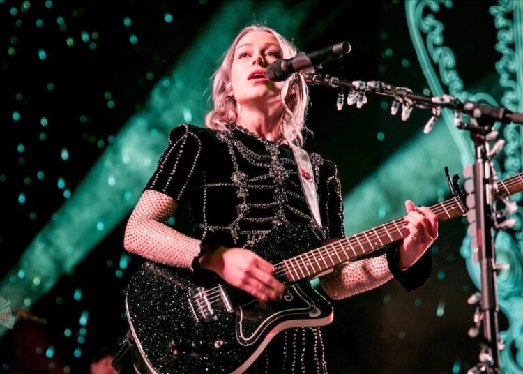 Phoebe Bridgers estrena nueva música en su primer show en tres años